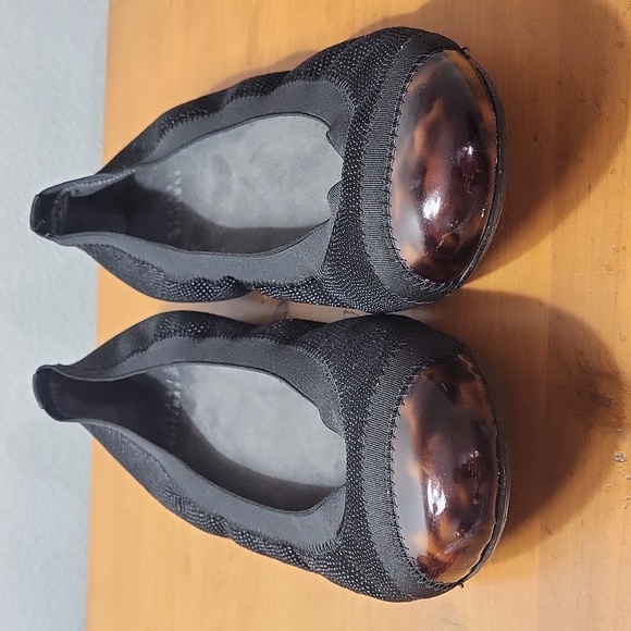 Stuart Weizman Women's Leopard Print Flats Size 8 Fall Winter - Picture 3 of 7